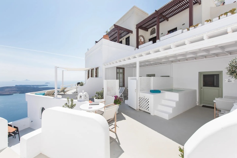 Hotel Aqua Luxury Suites