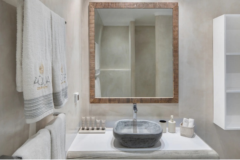 Hotel Aqua Luxury Suites