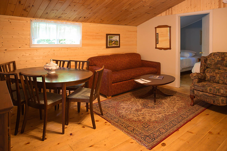 Hotel Mattawa River Cottages & Cardinal Restaurant