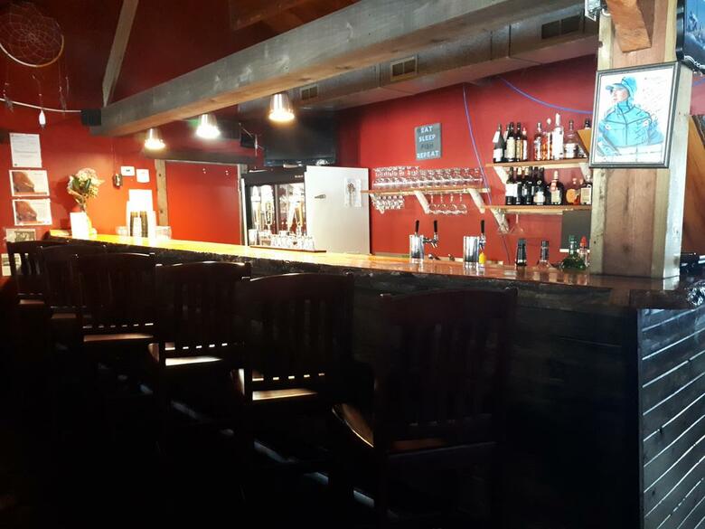 Hotel Mattawa River Cottages & Cardinal Restaurant