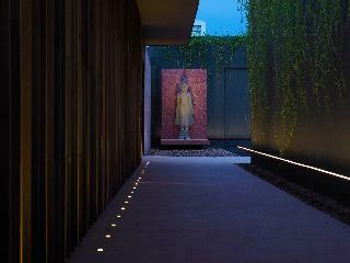 Hotel The Bale Phnom Penh