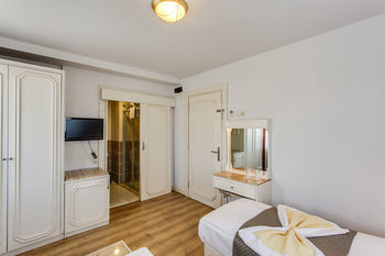 Sherwood Prize Hotel