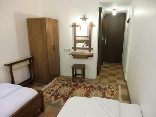 Hostal Hotel Happy Caretta