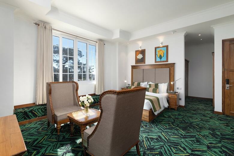 Hotel Araliya Green City