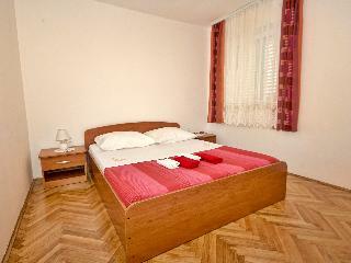 Hotel Apartments Snjezana