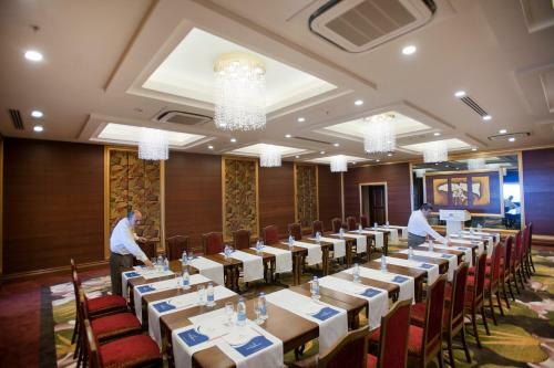 Hotel Crystal Palace Luxury Resort & Spa