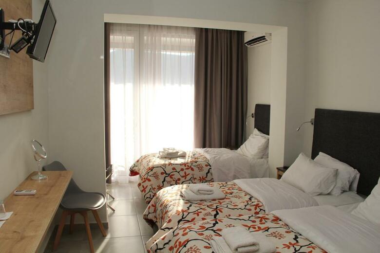 Alexiou Hotel