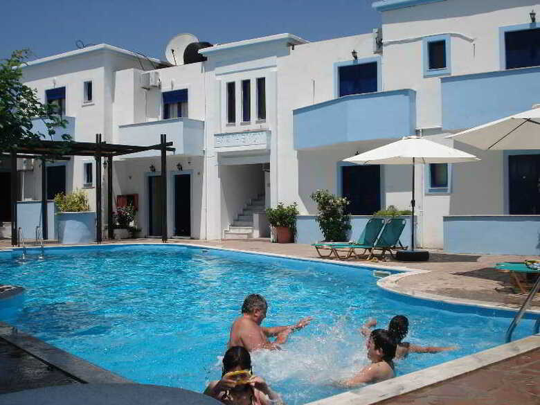 Hotel Parthenon Studios & Apartments