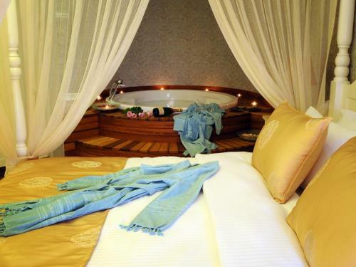 Sea Breeze Hotel And Apartments