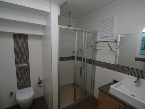 Sea Breeze Hotel And Apartments