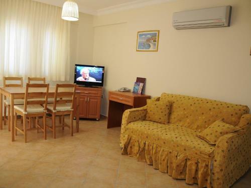 Sea Breeze Hotel And Apartments