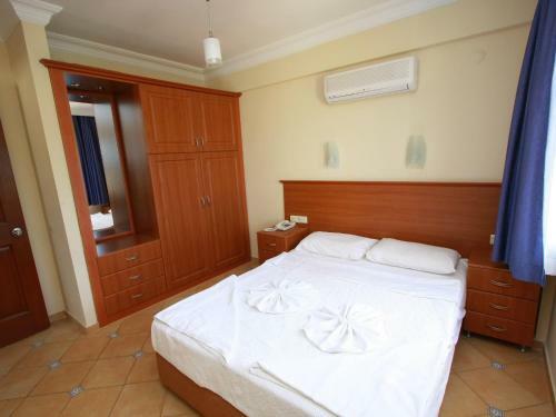 Sea Breeze Hotel And Apartments