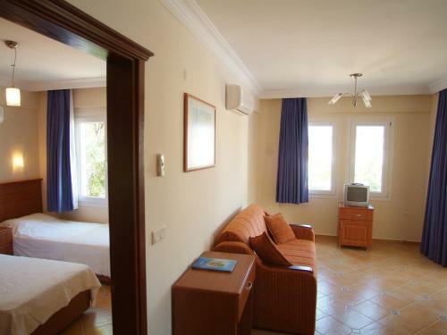 Sea Breeze Hotel And Apartments