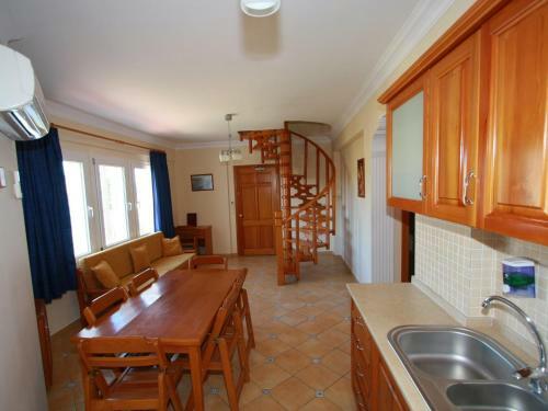 Sea Breeze Hotel And Apartments