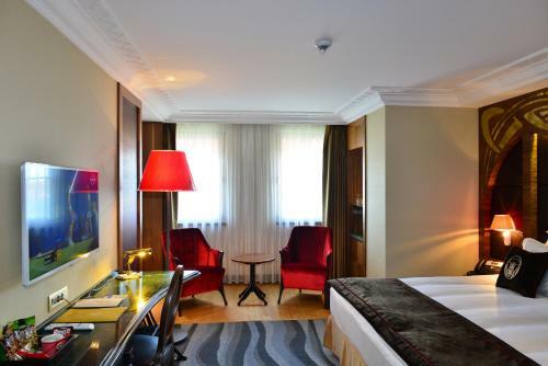 Mona Hotel