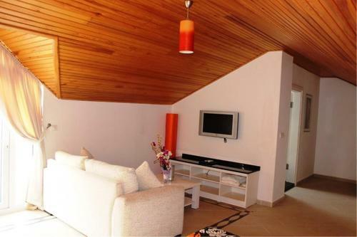 Nicholas Heights Deluxe Suite Hotel