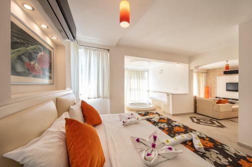 Nicholas Heights Deluxe Suite Hotel