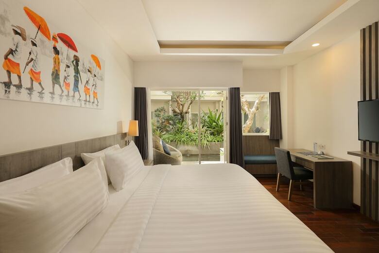 Hotel Aston Canggu Beach Resort & Spa