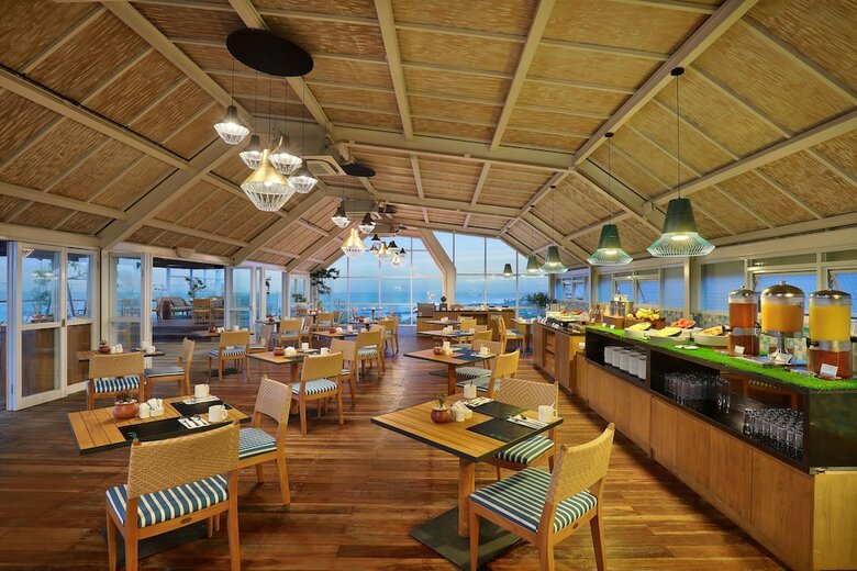 Hotel Aston Canggu Beach Resort & Spa