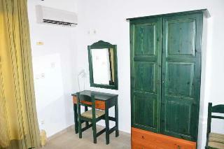 Apartamentos Koukounaries Studios