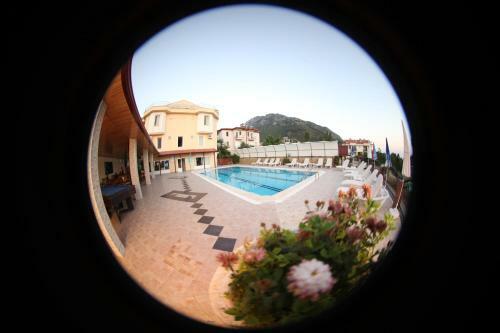 California Apart Hotel