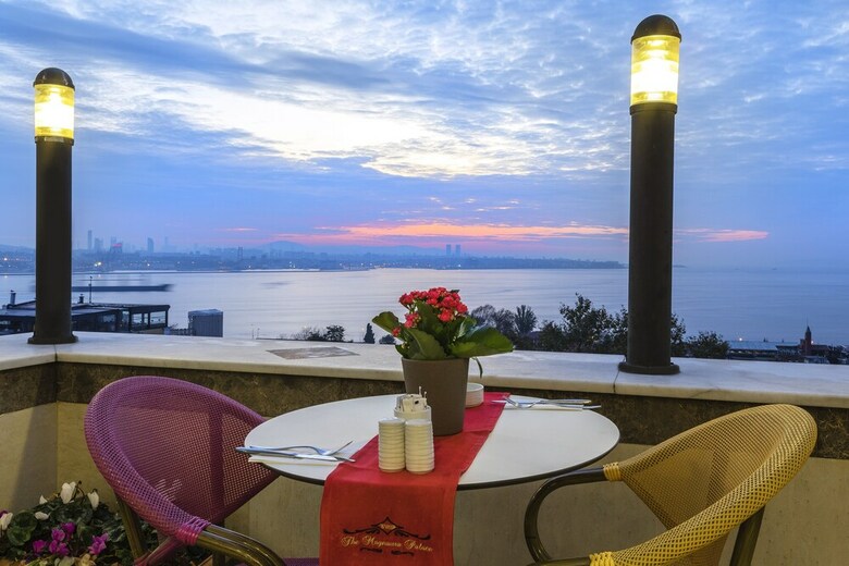The Magnaura Palace Hotel