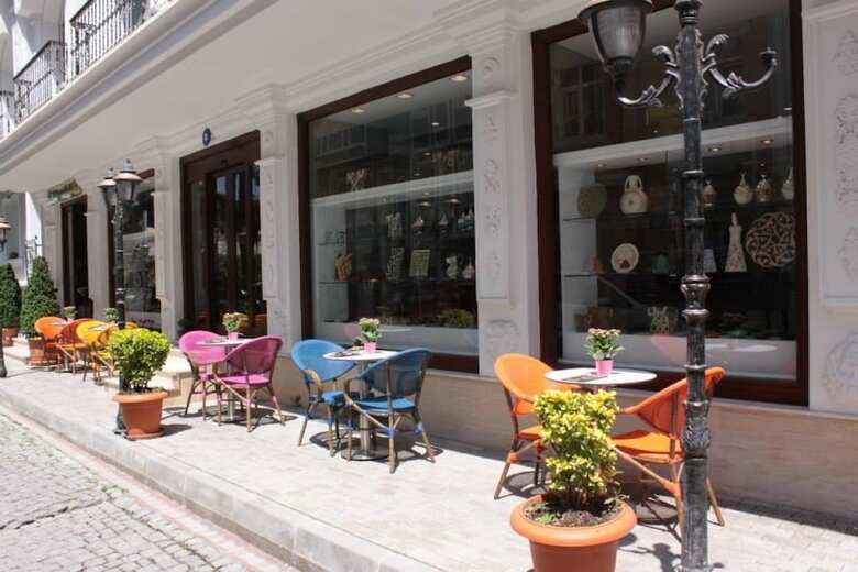The Magnaura Palace Hotel