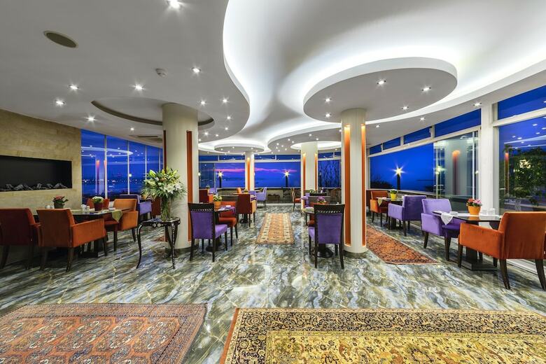 The Magnaura Palace Hotel