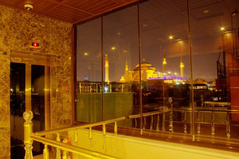 The Magnaura Palace Hotel