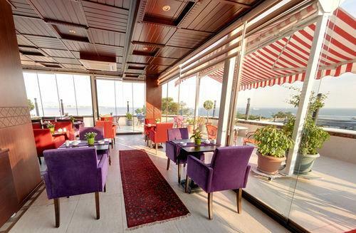 The Magnaura Palace Hotel