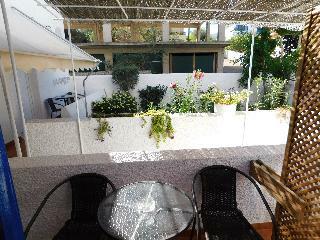 Apartamentos Perdika Mare Guesthouse & Caf�