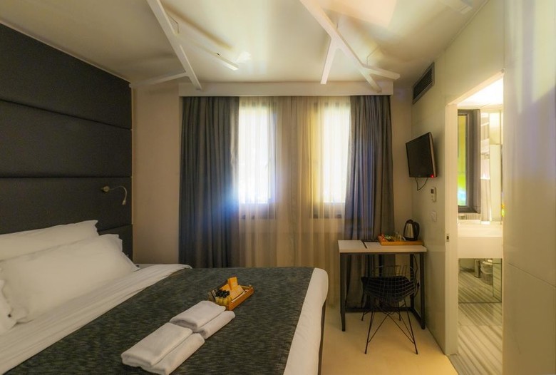 The Purl Hotel