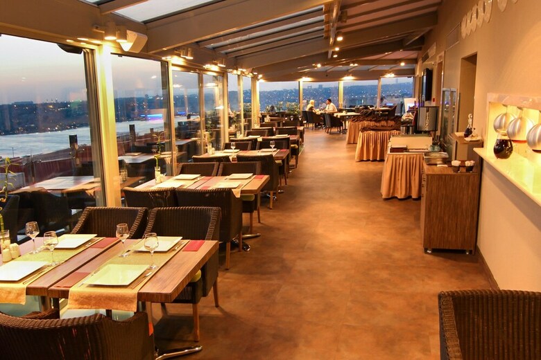 Hotel Troya