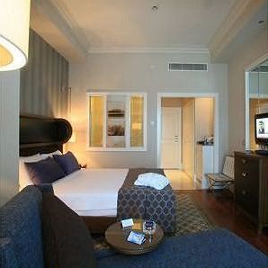 Hotel Titanic Business Kartal