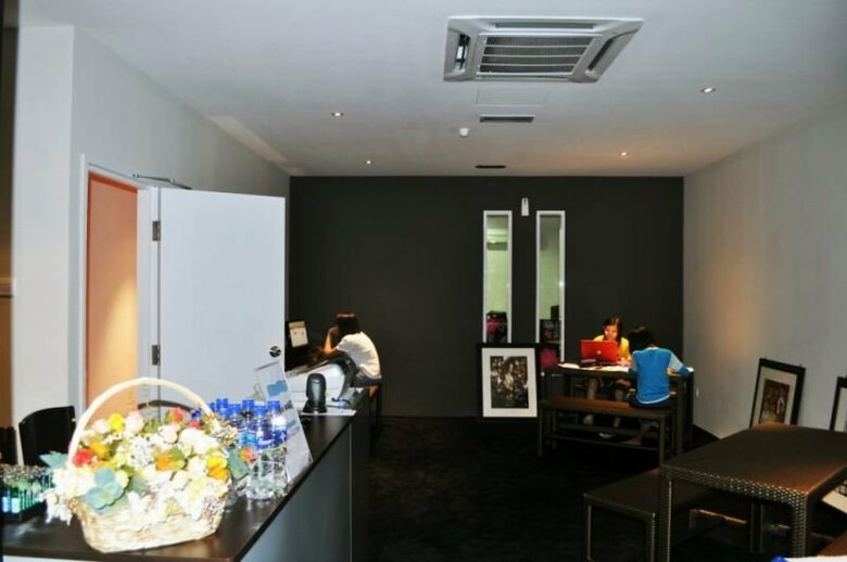 Zoom Inn Boutique Hotel