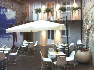 Avenue Hotel