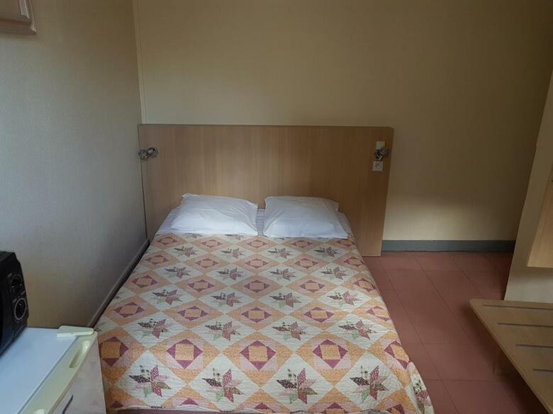 Au Royal Mad Hotel