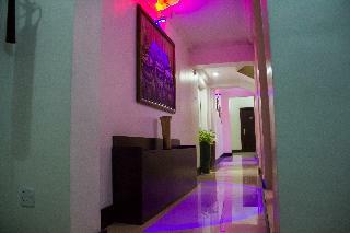 Hotel Crystal Court