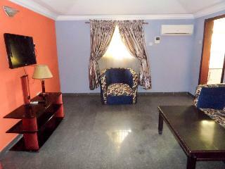 Golden Bird Hotel & Suites