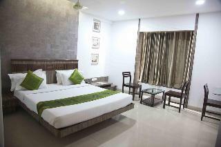 Oyo 1000 Hotel Admiral Suites