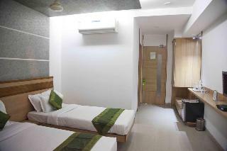 Oyo 1000 Hotel Admiral Suites