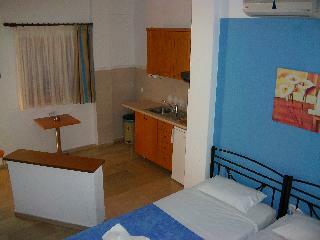 Hotel Pella House Studios & Apartments