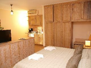 Mylos Hotel & Apartments
