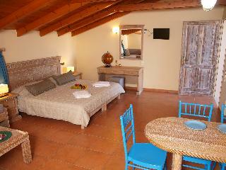 Mylos Hotel & Apartments