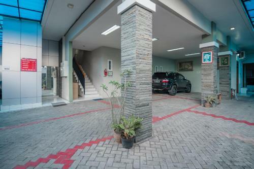 Hostal Reddoorz Plus Near Semanggi