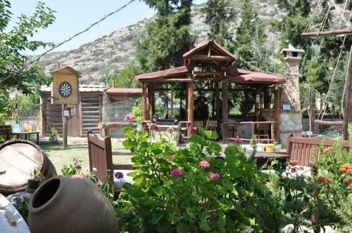 Hostal Mursel Pension Garden Hotel