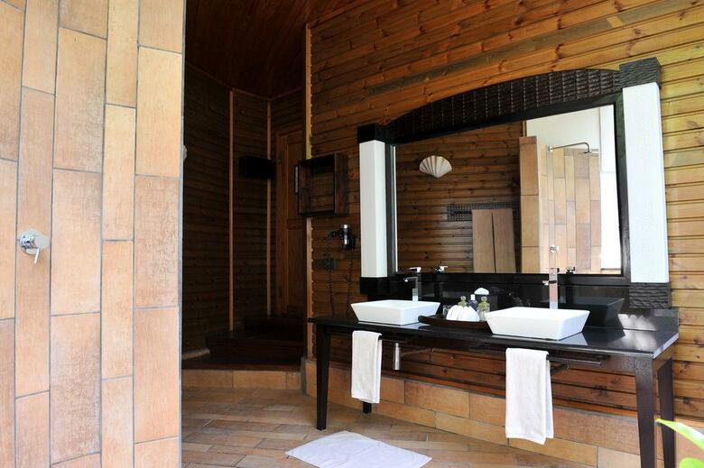 Hotel Komandoo Maldives Island Resort