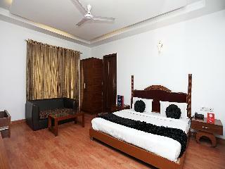 Oyo 4258 Hari's Court Inns & Hotels