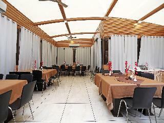 Oyo 4258 Hari's Court Inns & Hotels