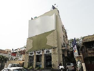Oyo 4258 Hari's Court Inns & Hotels